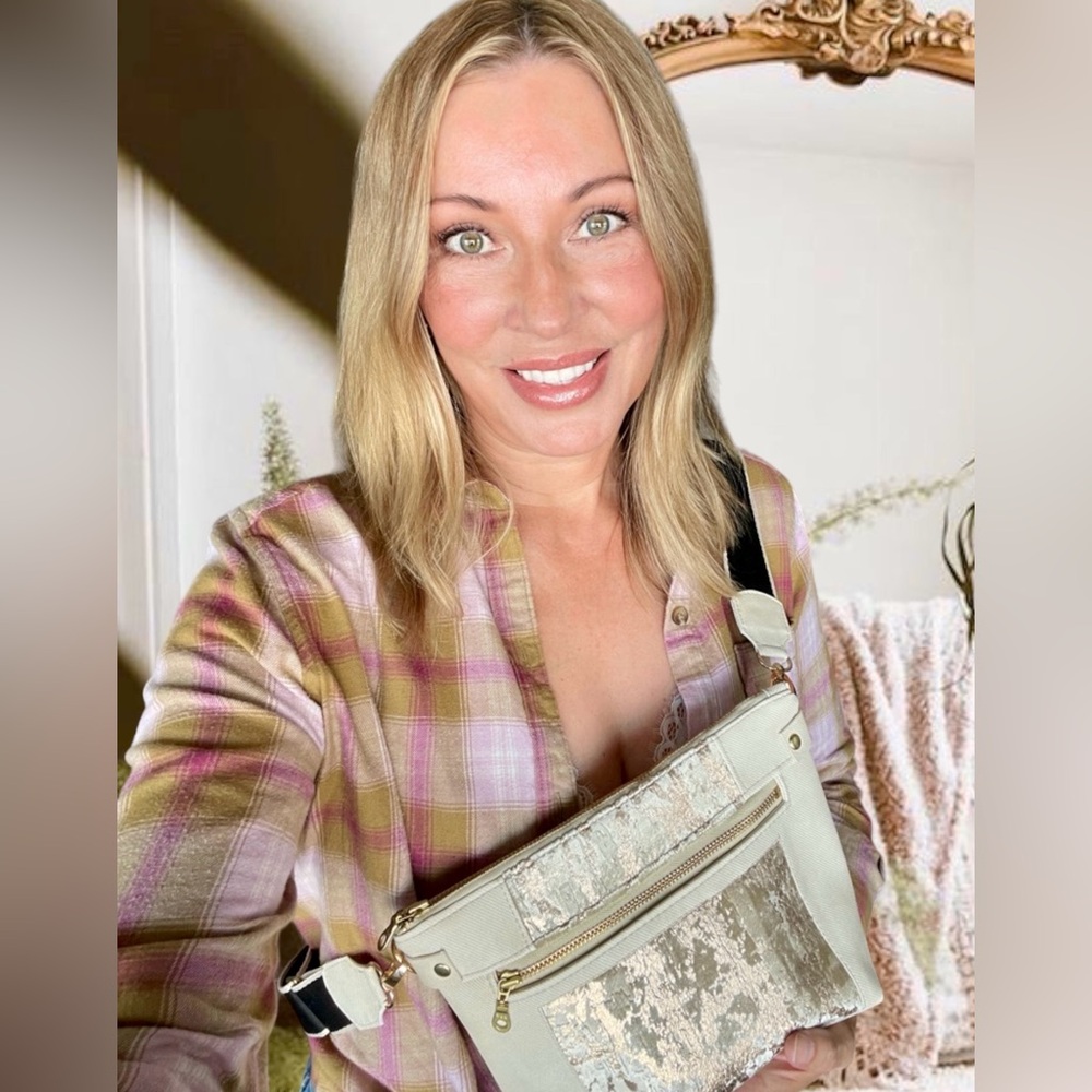 AZ Designed Elegant Cream Crossbody Bag